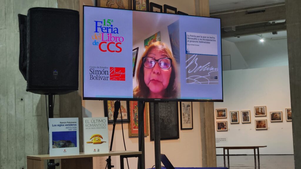 En la sala Benito Yrady de la 15° Feria del Libro de Caracas fue presentado el libro "La Patria por la que se lucha. Maracaibo y su incorporación al proyecto bolivariano", de Ligia Berbesí de Salazar, editado por el Centro de Estudios Simón Bolívar (CESB)