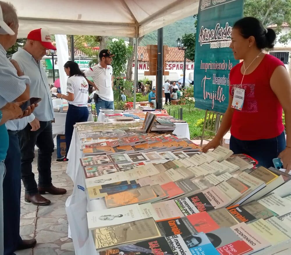 El Centro de Estudios Simón Bolívar (CESB) llevó su producción editorial conformada por 71 títulos a los estados Trujillo y Cojedes, donde se realiza la 20° Feria Internacional del Libro de Venezuela (Filven)